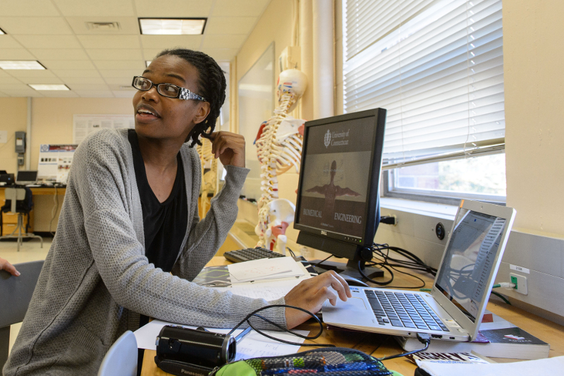 Channel Bowen, a graduate assistant, in a biomechanical engineering lab